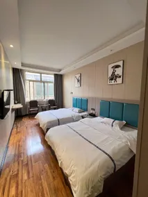 Orange Fashion Hotel - Image 2
