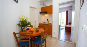 Villa Ankora Apartments Tučepi - Image 2