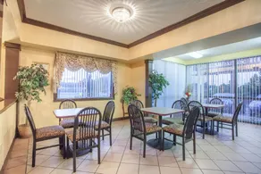 Super 8 by Wyndham Jackson/Ridgeland - Image 3