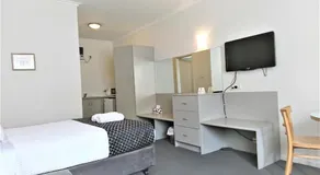 Glenelg beach gateway Studio Apartment - Image 2