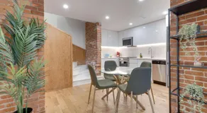 Spacious 1BDR unit with Private Patio and Parking by M11 - Image 3