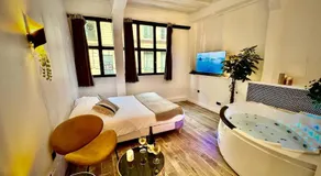 Le Spa Corneille - Jacuzzi, Sauna & Parking par Rouen Atypique - Image 2