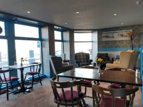 Marine Hotel - Image 3