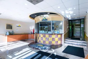 Days Inn by Wyndham Hartford Closest Downtown - Image 2