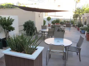 Hollywood Orchid Suites - Image 4