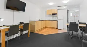 Browns Plains Motor Inn - Image 2
