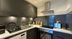 Bright and spacious apartment near Glasgow - Image 4