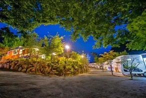 Muju Gucheondong Caravan - Image 5