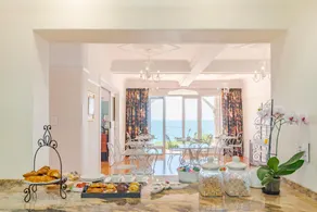 Sunny Cove Manor - Image 2