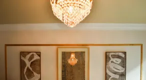 Chateau Connellsville MCM Minimalist Suite - Image 4