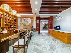Mount Emei Baiyuting Yunjian Tangquan B&B - Image 3