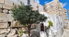 Ancient Wall House - Image 4