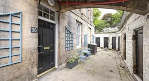 JOIVY Chic Apartment near Stockbridge Market - Image 4