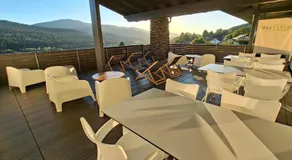 BayVista Lodge - Studios & Apartments - Image 2