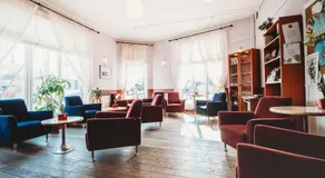 Economy Hotel - Image 2