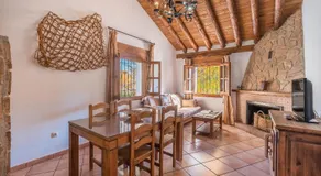 Atractivo apartamento vacacional con jardín, barbacoa y terraza | Vistas a la montaña | Admite mascotas - Image 4