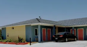 Holiday Inn motel - Image 4