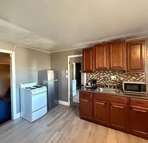 Pineapple Inn - Image 3