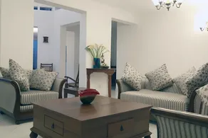 Elegant Garden Villa | 25min to City - Image 3
