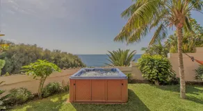 Villa in protected space in front of the sea - Image 3