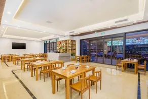 Qiyue Hotel Dalian - Image 3