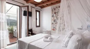Cretan Magnolia Gem - Smari Cozy Getaway - Image 2