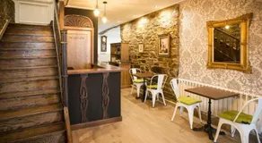 Hotel portico - Image 3