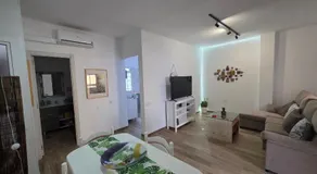 Apartment with terrace - Image 2