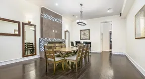 Stylish 4BR condo in Downtown by Hosteeva - Image 3
