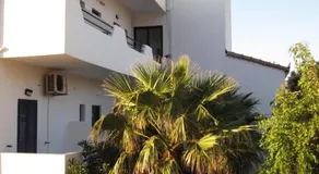 Flisvos Apartments - Image 3