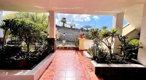Ocean view apartment with pools - Image 2