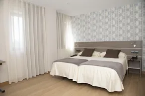 Hotel Mercedes - Image 2