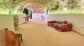 Cueva Thalia - luxury cave with heated indoor pool and garden - Image 5