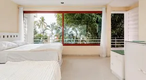 Private villa, 6 bedrooms, 2 pools with views - Image 2