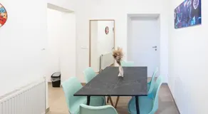 Radiant Premium Apartments - Fünfhaus - Image 5