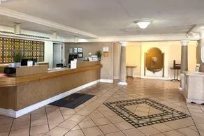 Townhouse Garden Inn & Suites San Antonio I 35 - Image 2