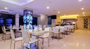 Lovina Inn Hotel Batam - Image 2