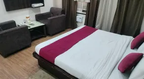 Hotel Royall Inn2 - Image 2