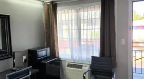 Executive Lodge - Image 2