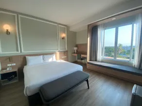 Mayflower Grande Suite Hotel - Image 3