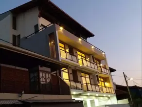 TJ'S luxury  Service   Apartment - Image 4