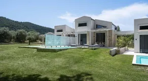 Astrum Luxury Suites - Image 3