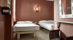 Twins Hotel - Image 2