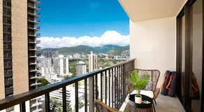 Waikiki Banyan Fabulous Ocean View Condo with Free Parking - Image 5