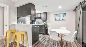 SoCo Chic Apartment Suites Close to Downtown - Image 5