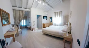 La Corte Country Rooms - Image 2