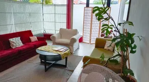 Lounge-Style-Hostel - Image 3