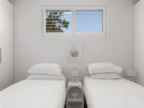 Relaxing 2-Bed Home Close to Beaches and Parks - Image 5