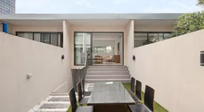 Luxury 5BR Home - Park Views - Near CBD & Airport - Image 3