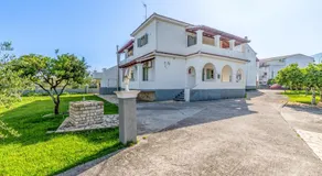 Olivea Apt 4 - Image 3